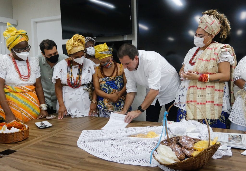 Baianas do acarajé no Rio buscam licença para colocar o tabuleiro nas ruas