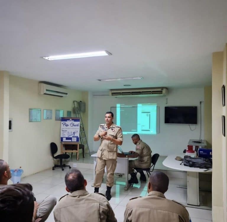 Corpo de Bombeiros do Rio oferece treinamento de abordagem técnica à tentativa de suicídio