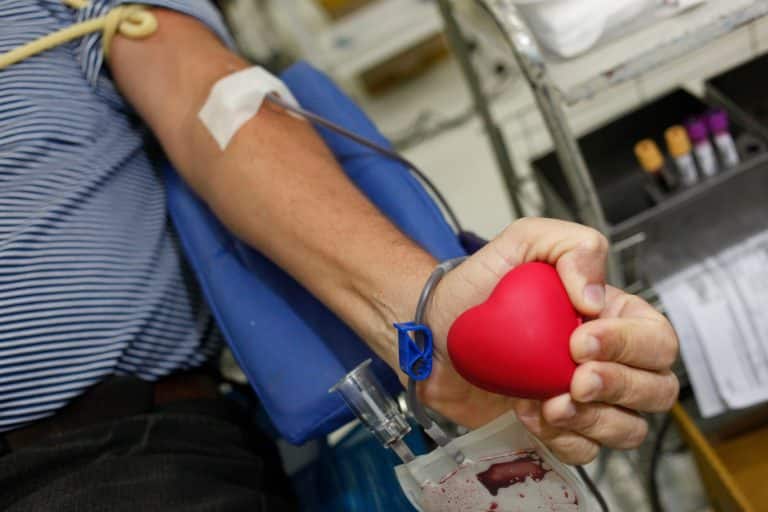 Campanha para doação de sangue acontece na Praça XV, nesta terça-feira