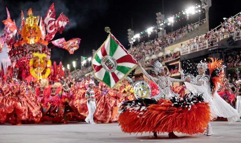 Qual será a Escola de Samba do Rio vitoriosa e a que cairá no Carnaval 2022