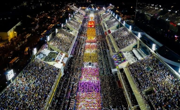 Apuração define campeã do Grupo Especial do carnaval do Rio nesta terça-feira