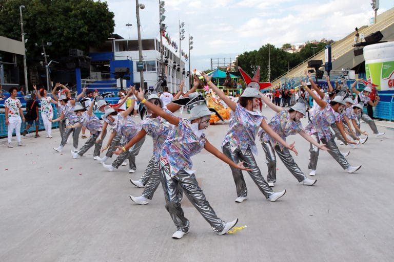 Escolas mirins encerram desfiles no Sambódromo no próximo domingo