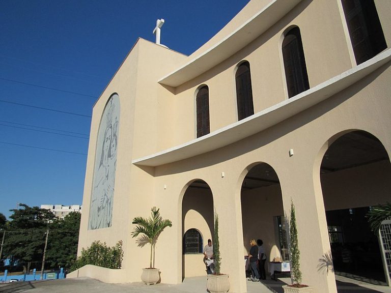 Igreja vizinha de delegacia em São Gonçalo foi furtada 7 vezes em uma semana