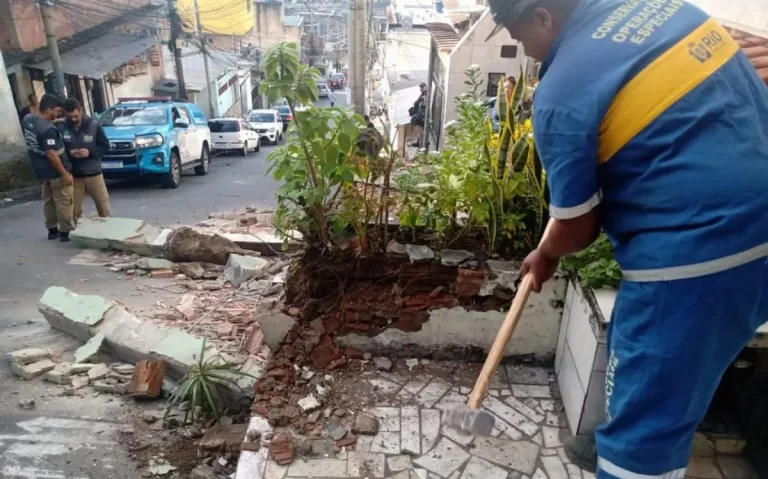 Dez construções irregulares foram demolidas em Ramos, Zona Norte do Rio