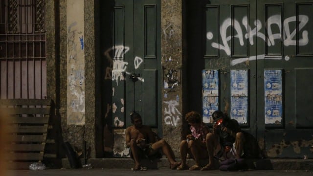 Cracolândias se espalham pelo Rio e se tornam uma visão do cotidiano carioca