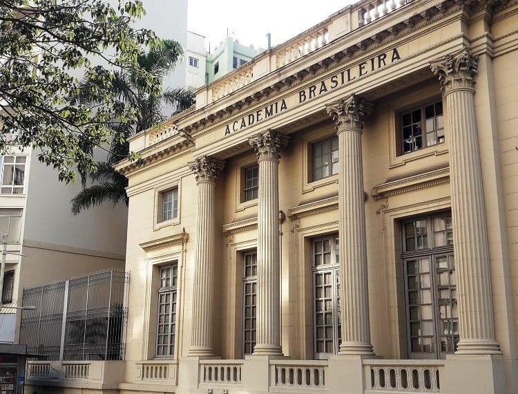 Visitas guiadas na Academia Brasileira de Letras retornam após dois anos