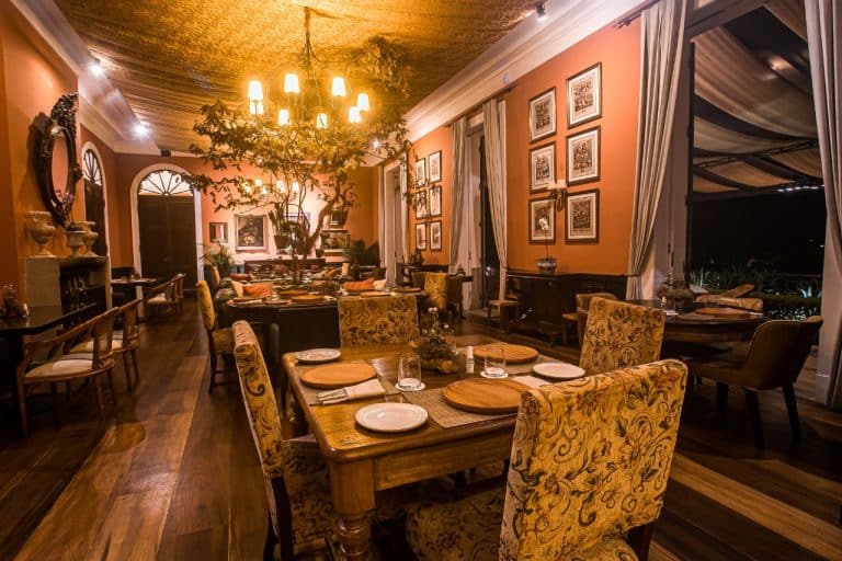 Casa Marambaia reproduz banquete do Imperador Dom Pedro II em Petrópolis