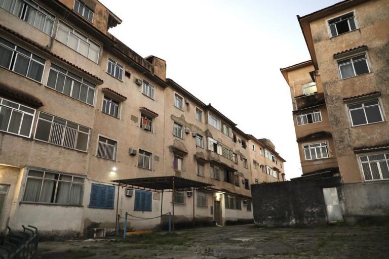 Eduardo Paes dá início à reforma de 3 conjuntos habitacionais na Zona Norte do Rio