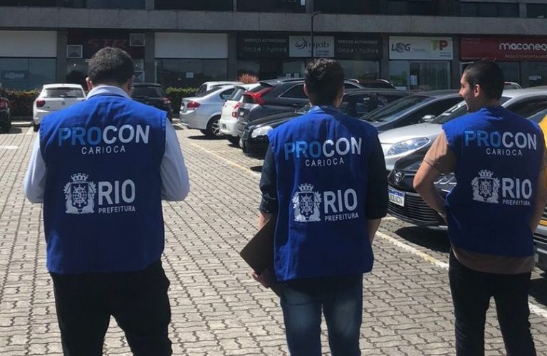 Procon Carioca notifica iFood e Zé Delivery por valor mínimo de pedido, mas aplicativo da Prefeitura faz a mesma exigência aos clientes