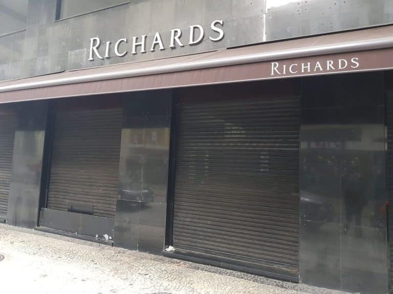 Loja Richards, no Centro do Rio, fecha as portas após mais de 30 anos de funcionamento