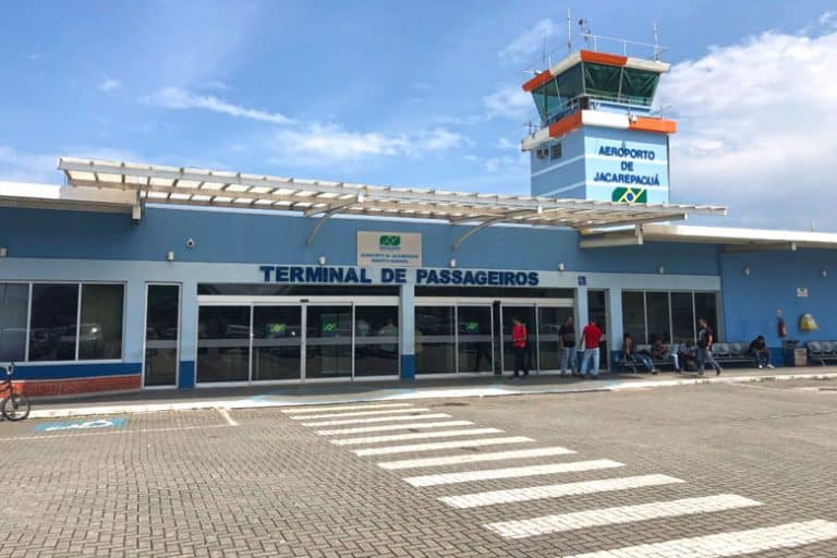 Moradores da Barra da Tijuca debatem com o Secretário Nacional de Aviação Civil o edital de concessão do Aeroporto de Jacarepaguá