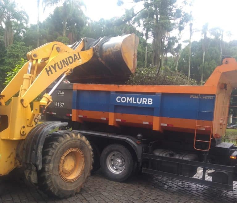 Comlurb remove 466,5 toneladas de resíduos em dois dias de atuação em Petrópolis