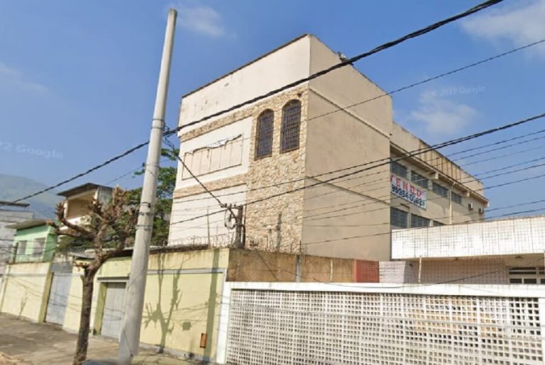 Imóvel que abrigava o Colégio Ferreira Alves, em Bangu, está à venda por quase R$ 10 milhões