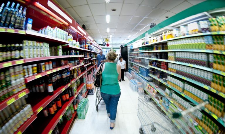 Supermercados e restaurantes do Rio apresentam queda no faturamento
