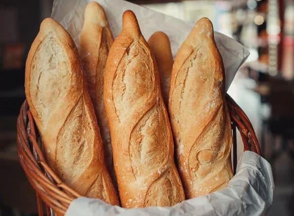 Para celebrar o Dia Mundial do Pão, abrigos da Prefeitura receberão pãezinhos gratuitamente