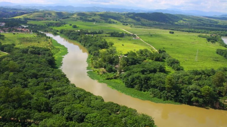 Projeto de lei que quer diminuir proteção do Rio Paraíba do Sul provoca debate e recebe críticas de ambientalistas