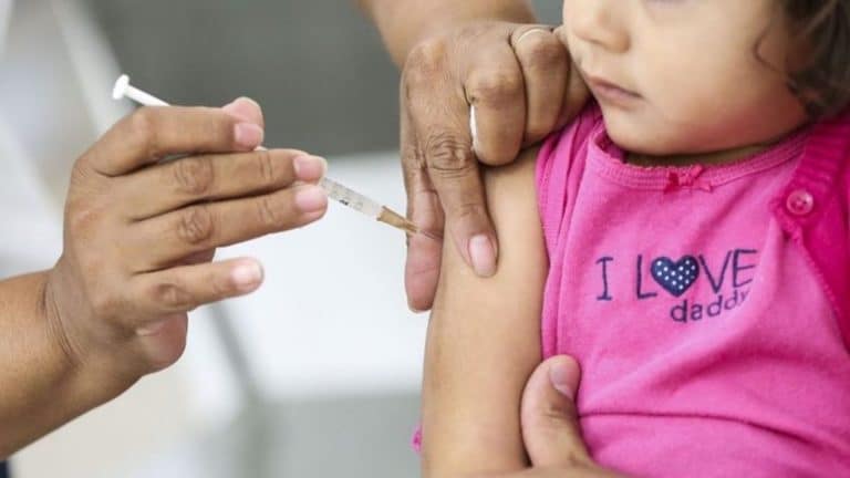 Mais de 110 mil crianças não tomaram nenhuma dose da vacina contra a Covid no Rio
