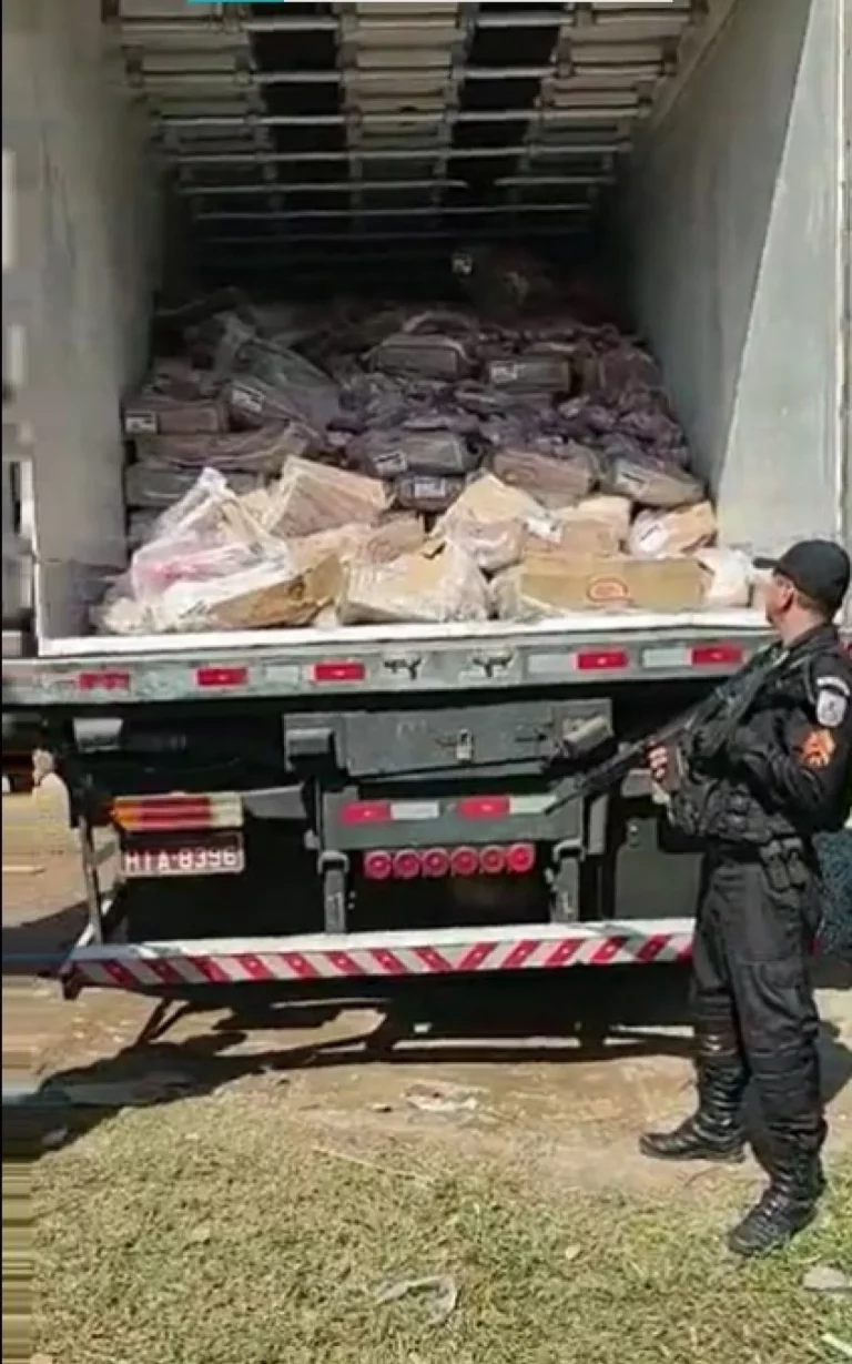 Polícia impede roubo de carga avaliada em R$100 mil, em Caxias