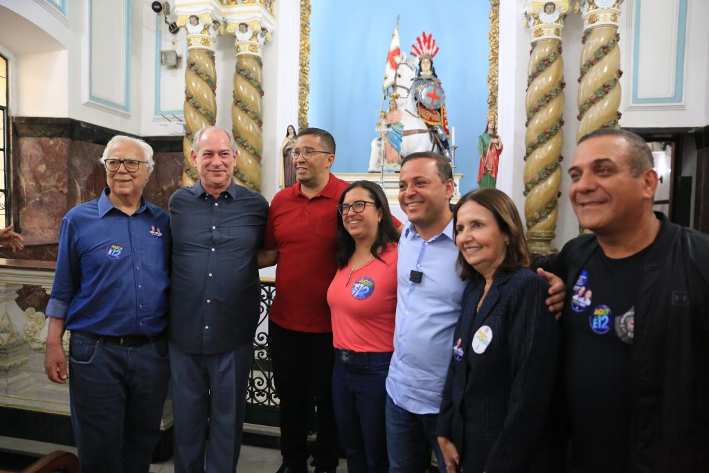 Rodrigo Neves e Ciro Gomes participaram de caminhada na Saara