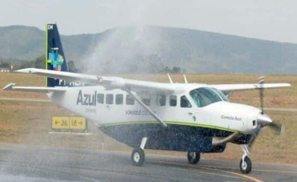 Azul reduz número de passageiros a bordo com troca de aviões na rota Santos Dumont-Norte Fluminense