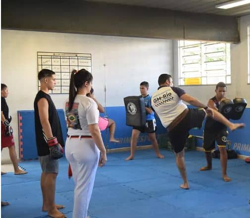 Projeto Boa Guarda, iniciativa do GM-RJ, oferece aulas gratuitas de copoeira e kickboxing, no Parque Madureira