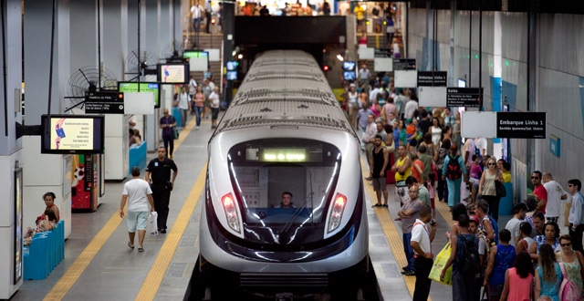 Metrô terá mais trens no domingo para o Enem 2022 e comemoração dos títulos do Flamengo no Centro do Rio