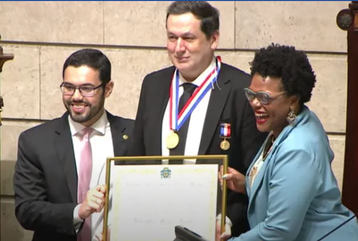 Ex-secretário de Planejamento Urbano do Rio, Washington Fajardo recebe Medalha Pedro Ernesto