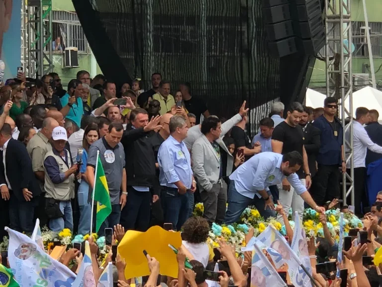 Bolsonaro realiza campanha ao lado de Romário e Cláudio Castro em Duque de Caxias