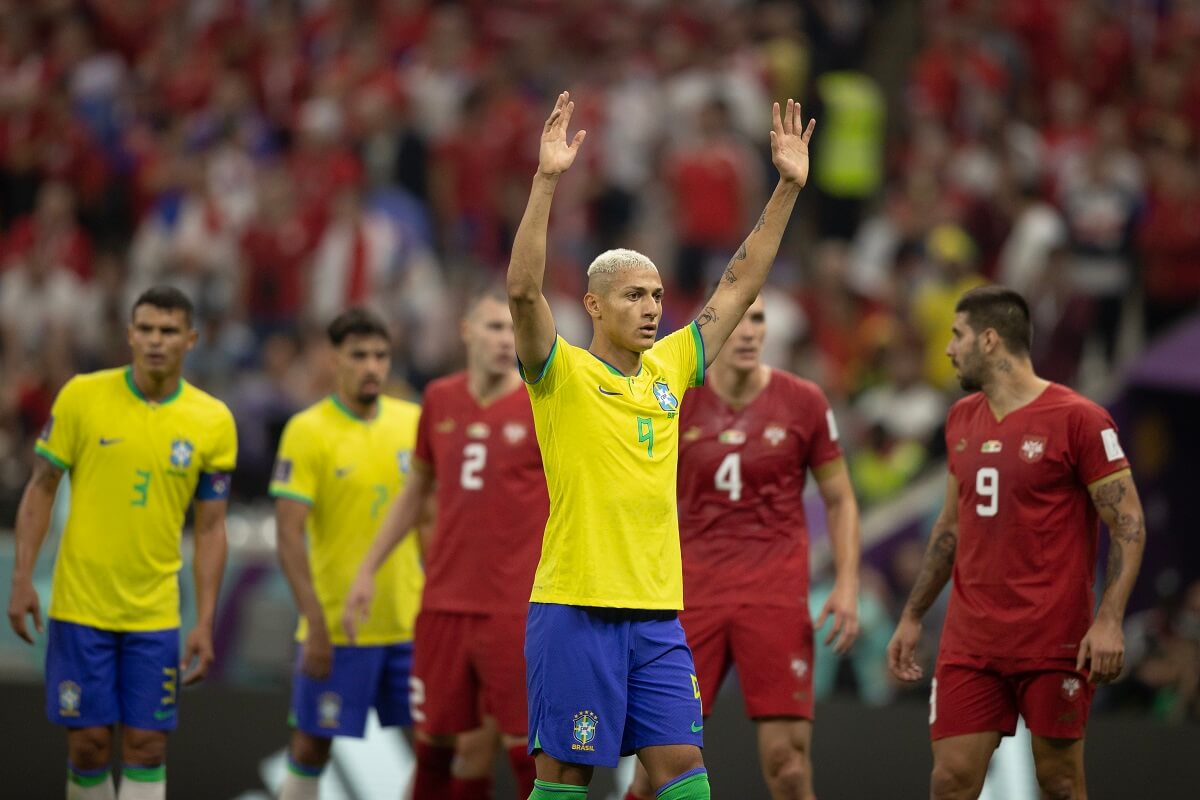 Brasil x Sérvia: onde jogam os 11 titulares da Seleção na estreia