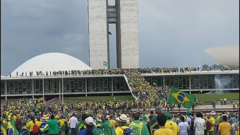Prefeitura do Rio abre sindicância para apurar conduta de servidor suspeito de participar de vandalismo em Brasília