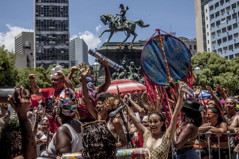 Pós-Carnaval: mais de 17 blocos desfilam nas ruas do Rio neste sábado