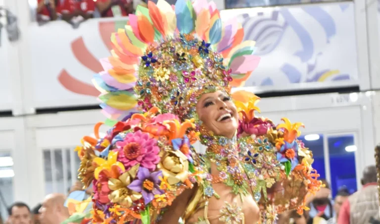 Influenciadora de moda comenta maquiagens escolhidas por musas do Carnaval