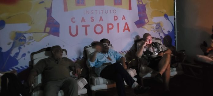 Sarau Corujão da Poesia na Casa da Utopia